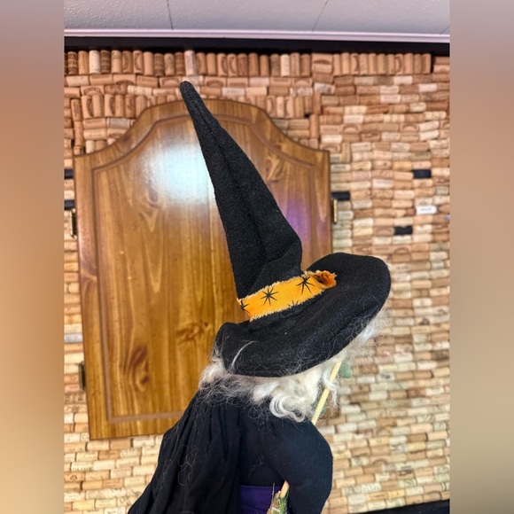 Vintage homemade Halloween fabric witch sitting doll decor - Picture 5 of 6